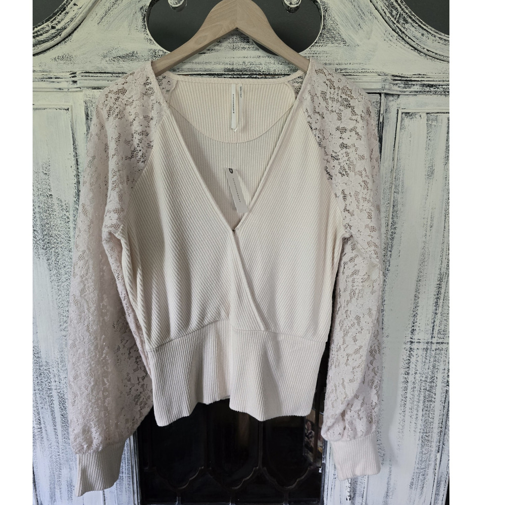 New Anthropologie Balloon Lace Sleeves Wrap Top - XL - Picture 4 of 7
